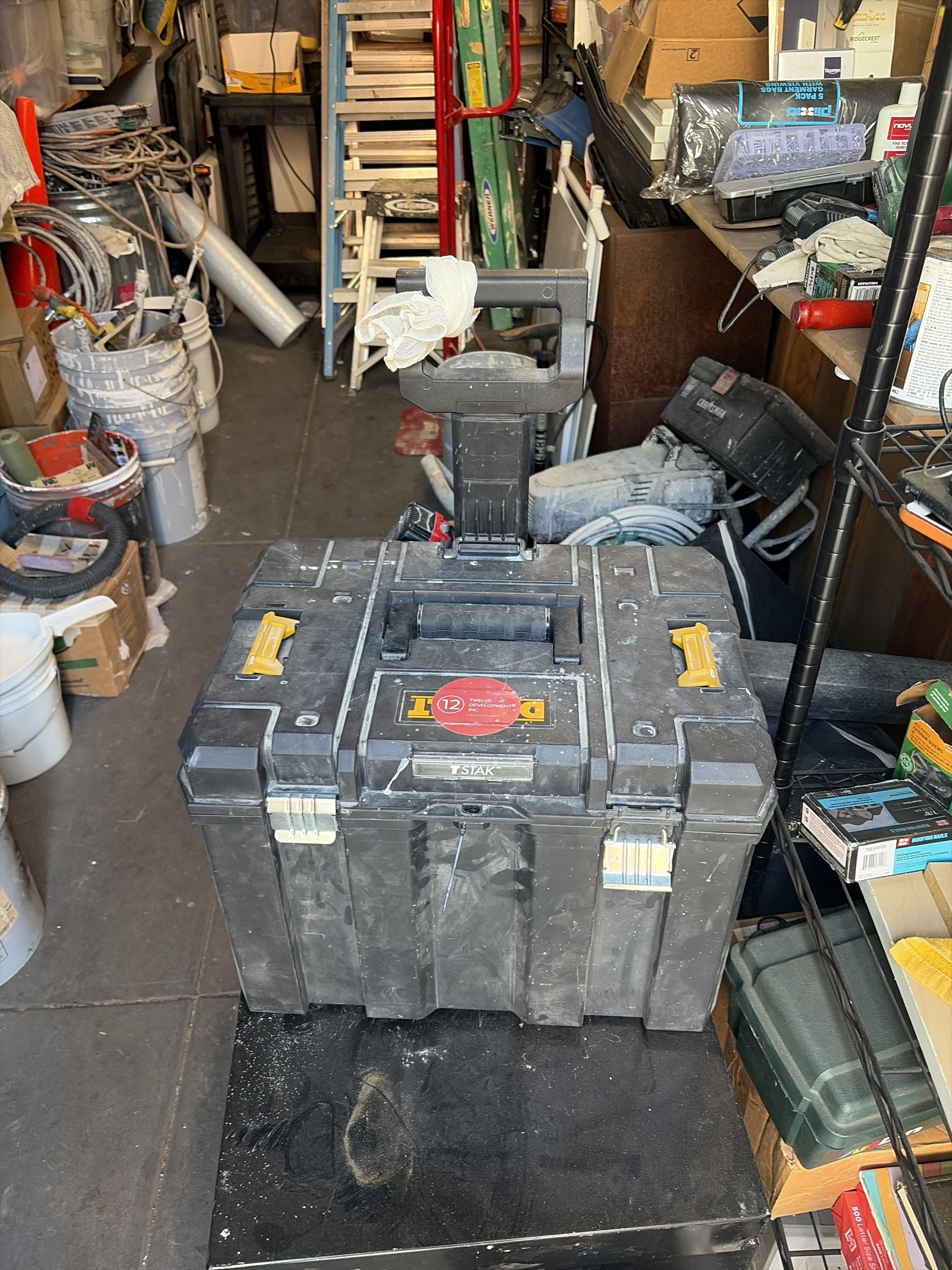 Dewalt roller toolbox